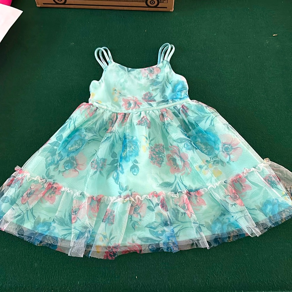 Floral dress, only worn once